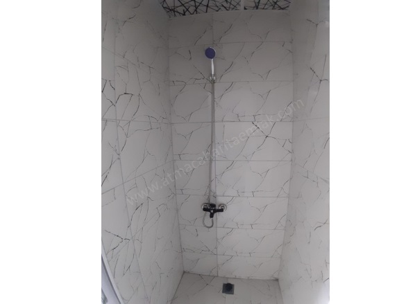 Abide Mahallesi. Ağrı Satılık Daire |  3+1 Oda | 144M2 3.100.000Tl  Krediye Uygun  | 5. Kat | Yerden Isıtma | 2 Banyo | 3 Yatak Odası Resim-2