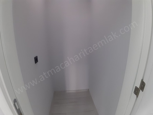 Abide Mahallesi. Ağrı Satılık Daire |  3+1 Oda | 153M2 3.250.000Tl  Krediye Uygun  | 3. Kat | Yerden Isıtma | 2 Banyo | 3 Yatak Odası Resim-4