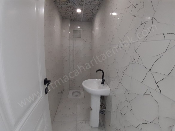 Abide Mahallesi. Ağrı Satılık Daire |  2+1 Oda | 102M2 2.400.000Tl  Krediye Uygun  | 5. Kat | Yerden Isıtma | 1 Banyo | 2 Yatak Odası Resim-2