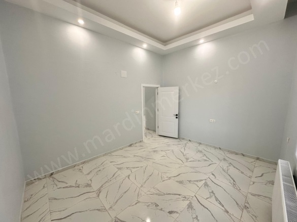 Nur Mahallesi. Artuklu Kiralık Bina |  2+1 Oda | 120M2 Aylık 9.000Tl | Zemin Kat | Kombi Resim-2