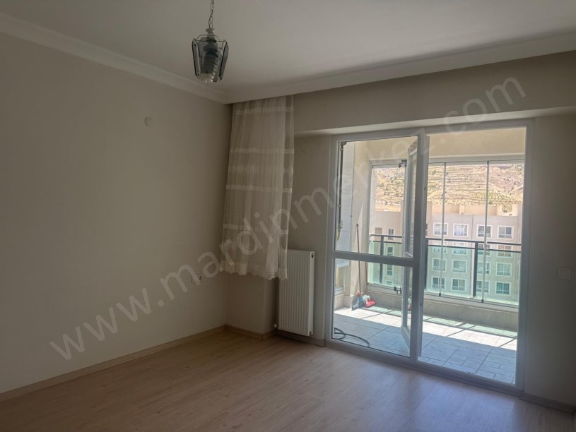 MARDİNİN MARKASI ALTINŞEHİRDE KİRALIK 1+1 DAİRE