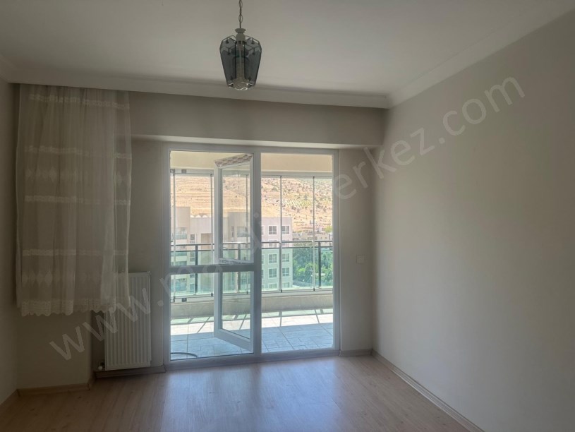 MARDİNİN MARKASI ALTINŞEHİRDE KİRALIK 1+1 DAİRE