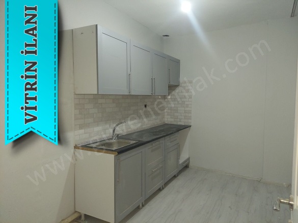 Atatürk Mahallesi. Ödemiş Satılık Daire |  3+1 Oda | 140M2 2.950.000Tl  Krediye Uygun  | 1. Kat | Doğalgaz | 1 Banyo | 3 Yatak Odası Resim-4