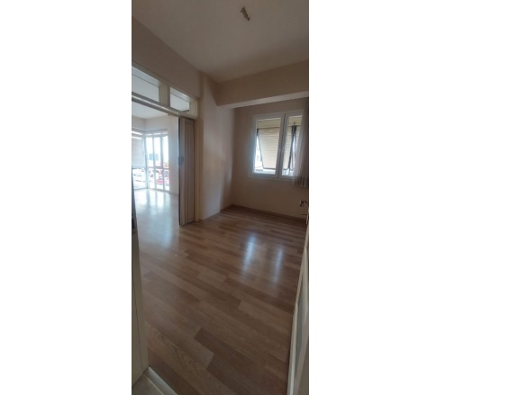Merkez Ödemiş Satılık Daire |  2+1 Oda | 100M2 0Tl | 1. Kat | Klima | 1 Banyo | 1 Yatak Odası Resim-2