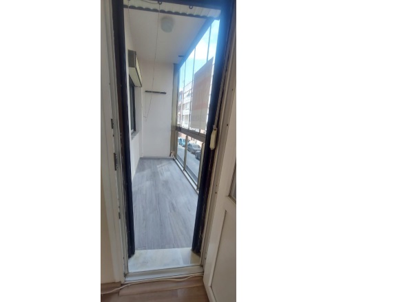 Merkez Ödemiş Satılık Daire |  2+1 Oda | 100M2 0Tl | 1. Kat | Klima | 1 Banyo | 1 Yatak Odası Resim-4