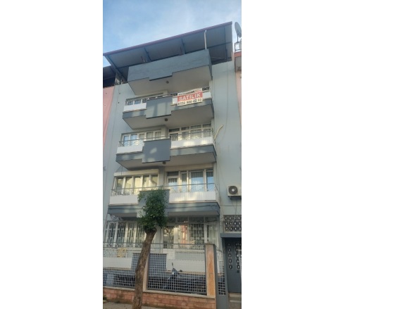 Atatürk Mahallesi. Ödemiş Satılık Daire |  3+1 Oda | 120M2 0Tl | 4. Kat | 1 Banyo Resim-2