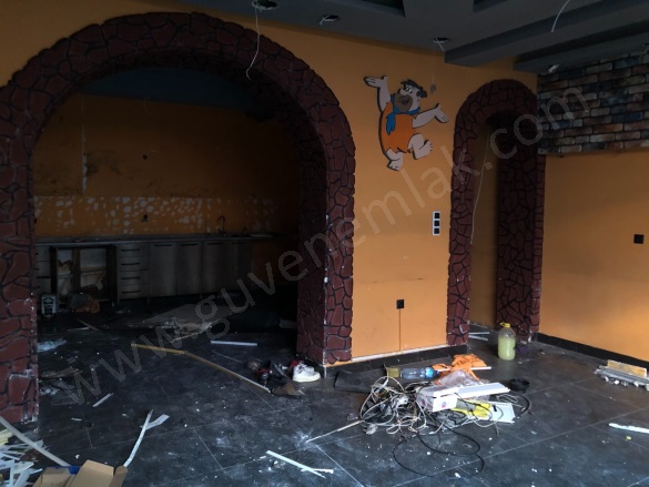 Emmioğlu Mahallesi. Ödemiş Kiralık Dükkan |  180M2 Aylık 25.000Tl | Komple Bina Resim-2