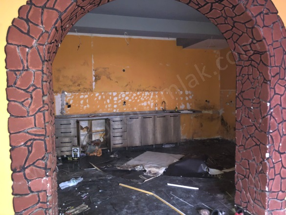 Emmioğlu Mahallesi. Ödemiş Kiralık Dükkan |  180M2 Aylık 25.000Tl | Komple Bina Resim-4