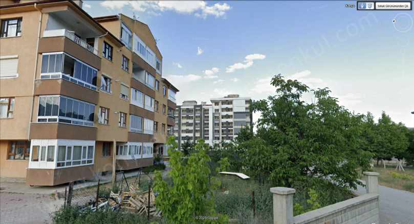 Selçukluda Kelebekler Vadisine Yakın Kiralık Daire 3+1 Yüksek Giriş Kat Selahattin Eyyübü