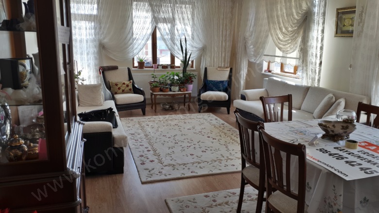 Beyhekim Selçuklu Satılık Daire |  3+1 Oda | 185M2 5.600.000Tl  Krediye Uygun  | 3. Kat | Kombi | 1 Banyo | 2 Yatak Odası Resim-3