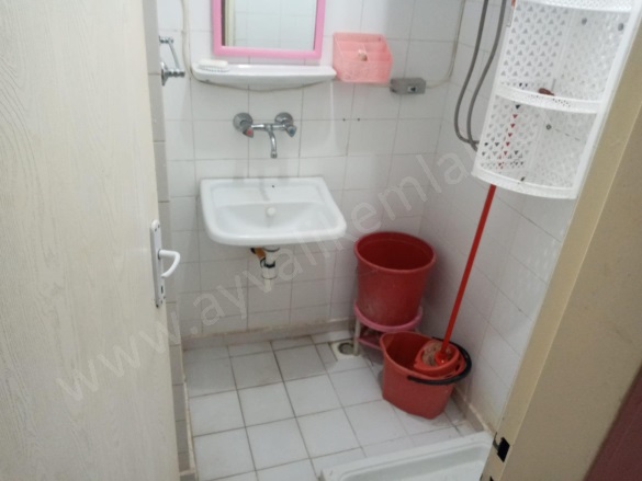 Altınova Ayvalık Satılık Daire |  3+1 Oda | 90M2 2.200.000Tl | Zemin Kat | Soba | 1 Banyo | 1 Yatak Odası Resim-5