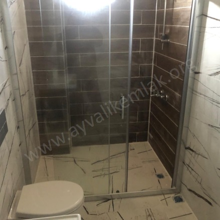 Altınova Ayvalık Satılık Villa |  4+1 Oda | 181M2 8.000.000Tl  Krediye Uygun  | Klima | 2 Banyo | 2 Yatak Odası Resim-3