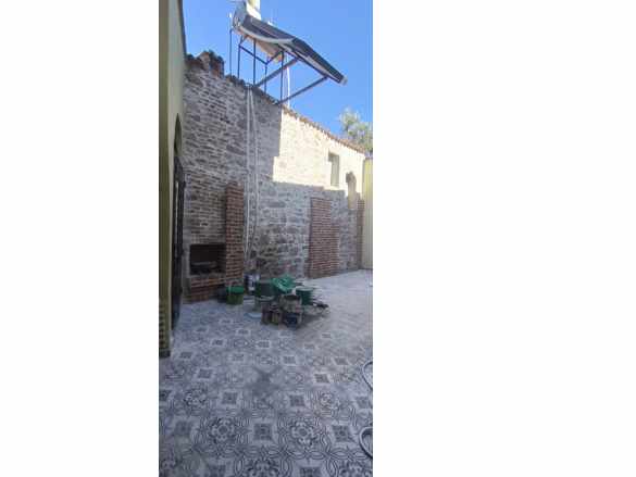 Merkezde Pansiyon Ve Restoran Olmaya Müsait 4+1 Satılık Müstakil Ev Ayvalık