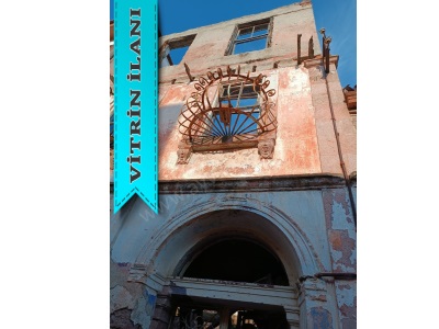 Merkezde 3 Katlı 5+1 Satılık Rum Evi Balıkesir Ayvalık