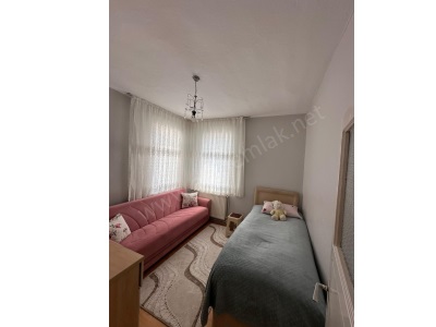 Menderes Bloklarında 3+1 Güney Cepheli – 4 Kat Satılık Daire Turhal