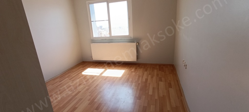 Atatürk Söke Kiralık Daire |  3+1 Oda | 150M2 Aylık 20.000Tl | 7. Kat | Kombi | 1 Banyo Resim-4