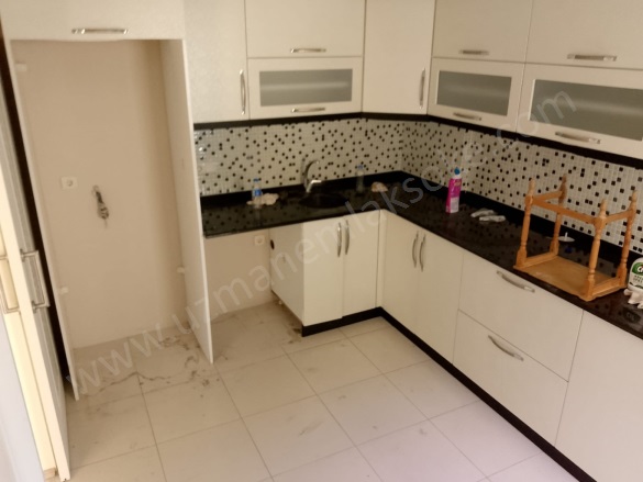 Konak Söke Satılık Daire |  3+1 Oda | 130M2 5.100.000Tl  Krediye Uygun  | 1. Kat | Kombi Resim-3