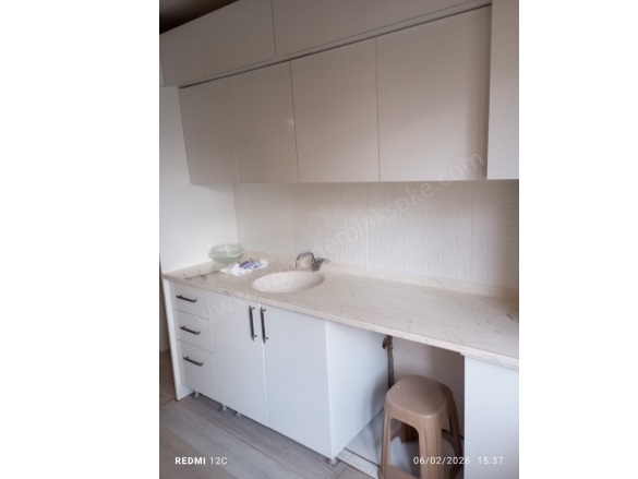 Konak Söke Kiralık Daire |  3+1 Oda | 120M2 Aylık 15.000Tl | 1. Kat | Soba | 1 Banyo | 1 Yatak Odası Resim-2