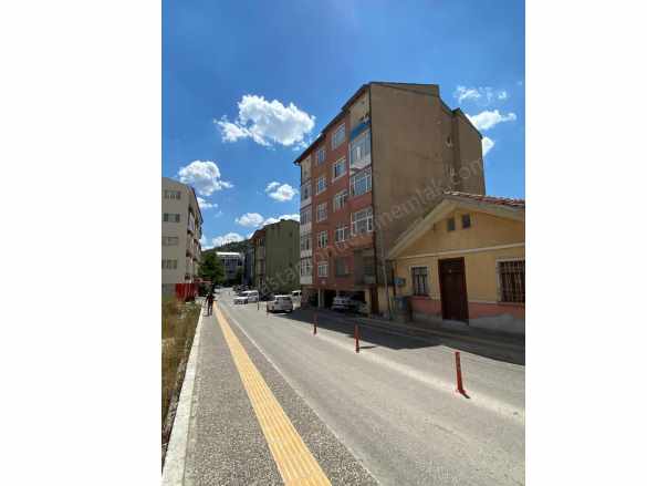 Emin Emlak Tan Merkezde Satılık Daire 3+1