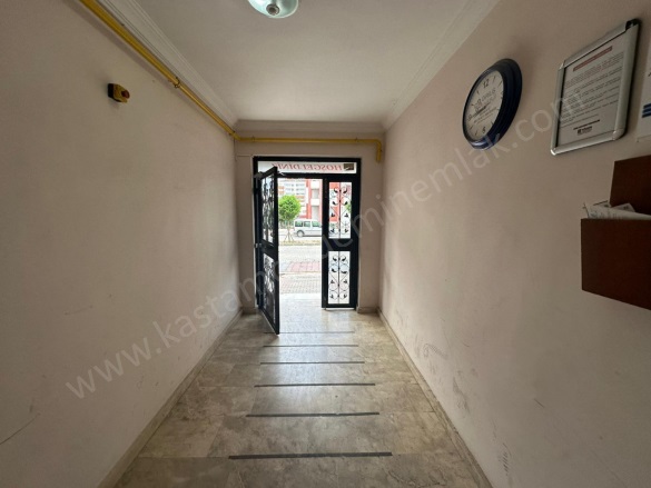 Merkez Kastamonu Kiralık Daire |  2+1 Oda | 100M2 Aylık 20.000Tl | 3. Kat | Merkezi Isınma | 1 Banyo | 1 Yatak Odası Resim-2