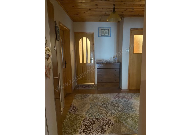 Merkez Kastamonu Satılık Daire |  3+1 Oda | 135M2 2.750.000Tl  Krediye Uygun  | 4. Kat | Kombi | 1 Banyo | 1 Yatak Odası Resim-3