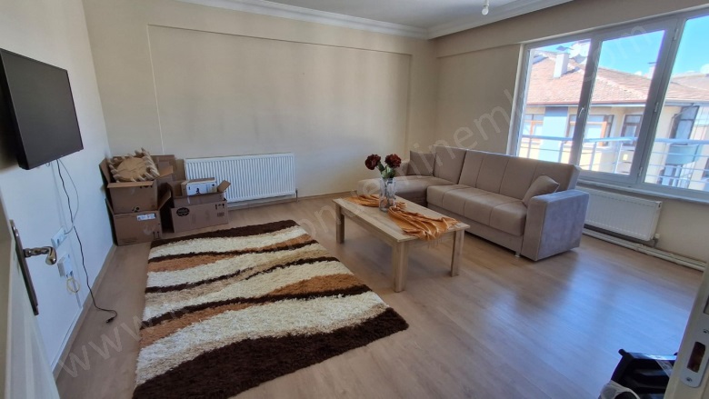 Merkez Kastamonu Kiralık Daire |  2+1 Oda | 100M2 Aylık 20.000Tl Eşyalı  | 4. Kat | Kombi | 1 Banyo | 1 Yatak Odası Resim-2