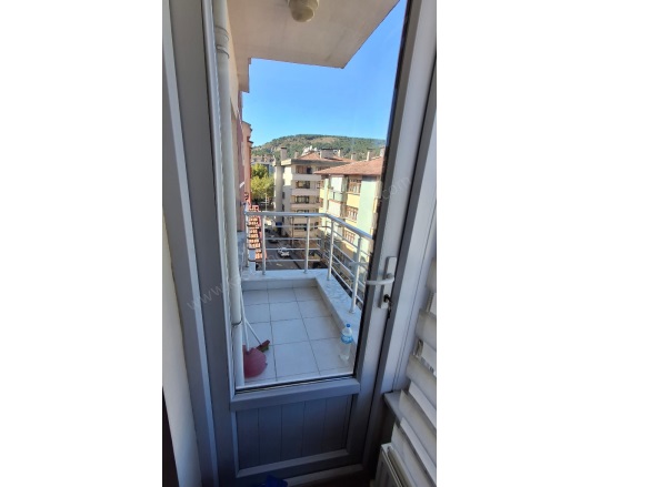 Merkez Kastamonu Kiralık Daire |  2+1 Oda | 100M2 Aylık 20.000Tl Eşyalı  | 4. Kat | Kombi | 1 Banyo | 1 Yatak Odası Resim-3