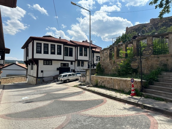 Merkez Kastamonu Satılık Müstakil Ev |  4+2 Oda | 117M2 3.250.000Tl | Müstakil | Soba | 2 Banyo | 2 Yatak Odası Resim-1