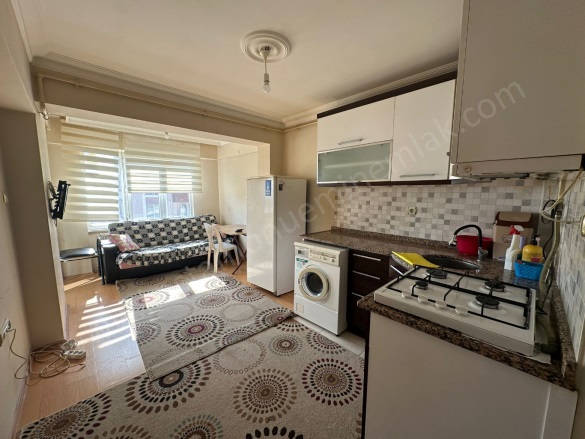 Merkez Kastamonu Satılık Daire |  2+1 Oda | 65M2 2.750.000Tl  Krediye Uygun  Eşyalı  | 6. Kat | Kombi | 1 Banyo | 1 Yatak Odası Resim-3