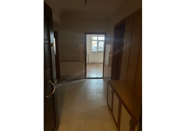 Merkez Kastamonu Kiralık Daire |  2+1 Oda | 100M2 Aylık 10.500Tl | Zemin Kat | Kombi | 1 Banyo | 1 Yatak Odası Resim-3