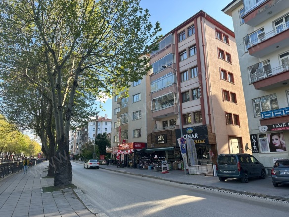 Merkez Kastamonu Satılık Daire |  4+1 Oda | 230M2 4.650.000Tl  Krediye Uygun  | 1. Kat | Kombi | 1 Banyo | 1 Yatak Odası Resim-2