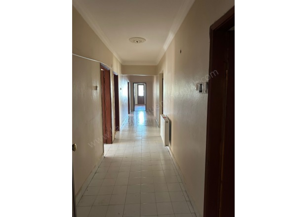 Merkez Kastamonu Satılık Daire |  4+1 Oda | 230M2 4.650.000Tl  Krediye Uygun  | 1. Kat | Kombi | 1 Banyo | 1 Yatak Odası Resim-3