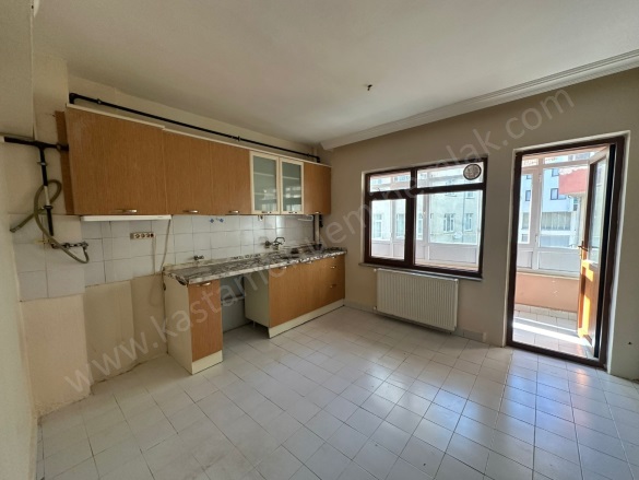 Merkez Kastamonu Satılık Daire |  4+1 Oda | 230M2 4.925.000Tl  Krediye Uygun  | 1. Kat | Kombi | 1 Banyo | 1 Yatak Odası Resim-4