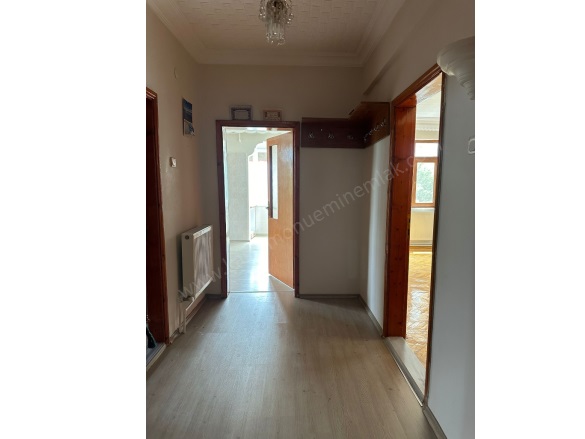 Merkez Kastamonu Kiralık Daire |  1+1 Oda | 105M2 Aylık 11.000Tl | 2. Kat | Kombi | 1 Banyo | 1 Yatak Odası Resim-3