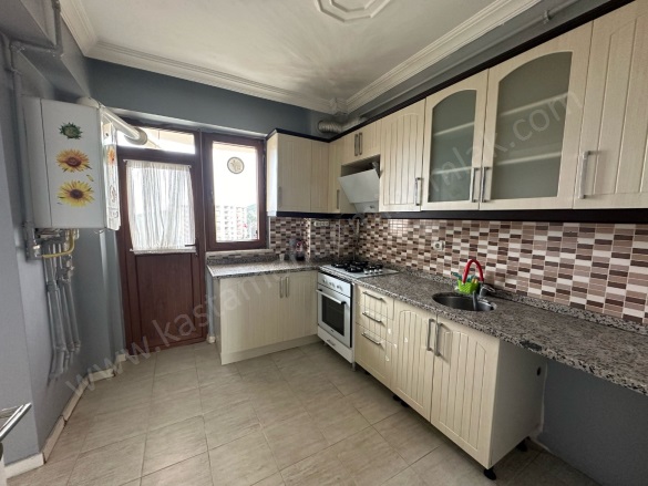 Merkez Kastamonu Kiralık Daire |  3+1 Oda | 145M2 Bilgi Yok 24.000Tl | 1. Kat | Kombi | 1 Banyo | 1 Yatak Odası Resim-5