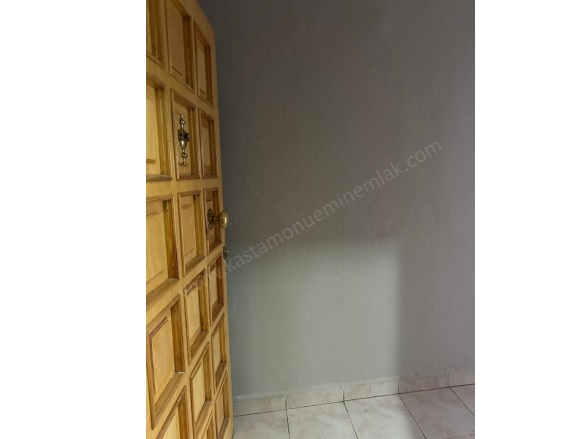 Merkez Kastamonu Satılık Daire |  2+1 Oda | 95M2 2.575.000Tl  Krediye Uygun  | 1. Kat | Soba | 1 Banyo | 1 Yatak Odası Resim-2