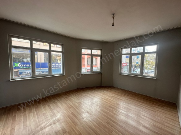 Merkez Kastamonu Satılık Daire |  2+1 Oda | 95M2 2.575.000Tl  Krediye Uygun  | 1. Kat | Soba | 1 Banyo | 1 Yatak Odası Resim-5