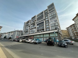 Merkez Merkez Kiralık Daire 3+1 141 M2 | 7. Kat | Merkezi Isınma | 2 Banyo | 3 Yatak Odası