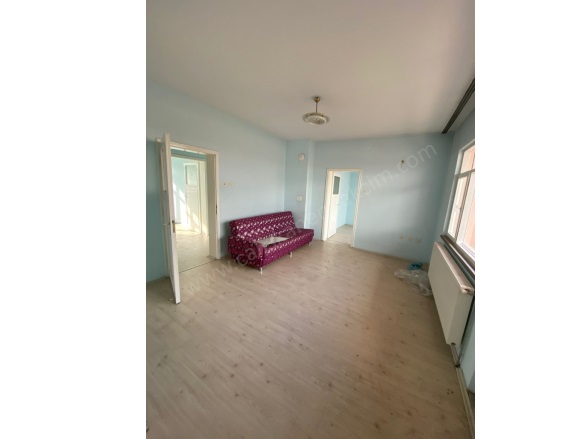 Tavşan Mah. Merzifon Satılık Müstakil Ev |  3+1 Oda | 160M2 3.750.000Tl  Krediye Uygun  | Komple Bina | Kombi | 1 Banyo | 2 Yatak Odası Resim-3