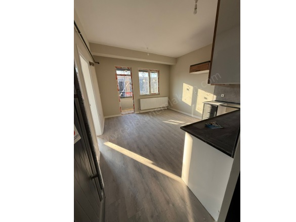 Bahçelievler Mah. Merzifon Satılık Daire |  1+1 Oda | 65M2 2.200.000Tl  Krediye Uygun  | 3. Kat | Kombi | 1 Banyo | 1 Yatak Odası Resim-4