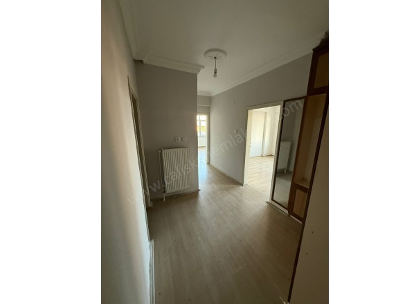 Bağlarbaşı Mah. Merzifon Satılık Daire |  3+1 Oda | 132M2 2.450.000Tl  Krediye Uygun  | 2. Kat | Kombi | 1 Banyo | 2 Yatak Odası Resim-3