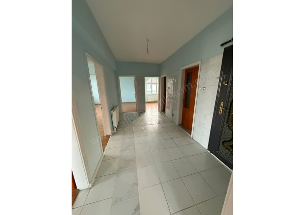 Bağlarbaşı Mah. Merzifon Satılık Daire |  2+1 Oda | 120M2 1.950.000Tl  Krediye Uygun  | 3. Kat | Kombi | 1 Banyo | 2 Yatak Odası Resim-3