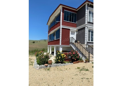 Aksungur Köyü 8 500 M2 Satılık Bağ Villa Ve Bahçesi Merzifon