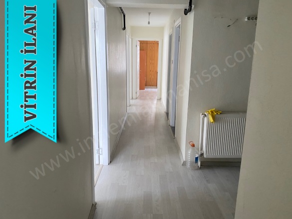 75.Yıl Mh. Yunusemre Satılık Daire |  3+1 Oda | 155M2 7.200.000Tl  Krediye Uygun  | 4. Kat | Kombi | 1 Banyo | 1 Yatak Odası Resim-4