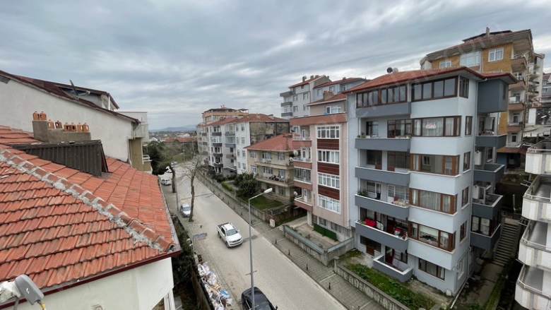 Osmaniye Akçakoca Satılık Daire |  4+2 Oda | 180M2 3.500.000Tl  Krediye Uygun  Eşyalı  | Çatı Dubleksi | Doğalgaz | 2 Banyo | 4 Yatak Odası Resim-3