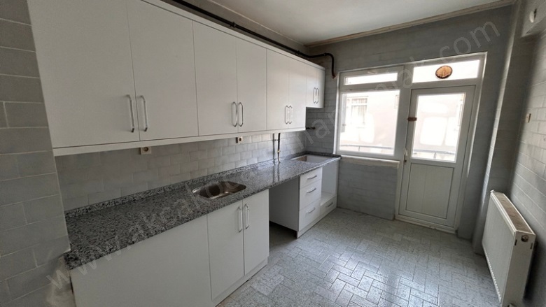 Ayazlı Akçakoca Kiralık Daire |  3+1 Oda | 125M2 Aylık 15.000Tl | 3. Kat | Doğalgaz | 1 Banyo | 3 Yatak Odası Resim-4