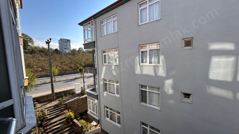 Ayazlı Akçakoca Kiralık Daire |  3+1 Oda | 125M2 Aylık 15.000Tl | 3. Kat | Doğalgaz | 1 Banyo | 3 Yatak Odası Resim-5