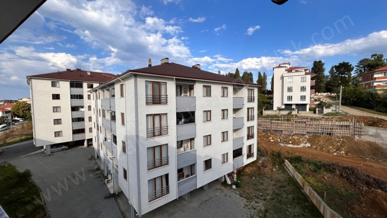 Kapkirli Mahallesi. Akçakoca Kiralık Daire |  2+1 Oda | 100M2 Aylık 25.000Tl | 4. Kat | Doğalgaz | 1 Banyo | 2 Yatak Odası Resim-4