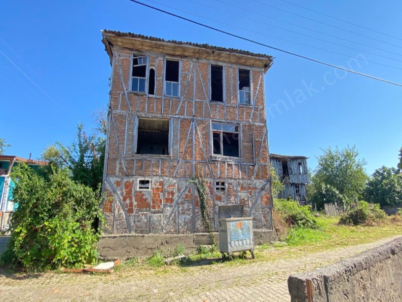 Tarihi Mahhalle Pazarının Yanında Satılık Müstakil Mülk