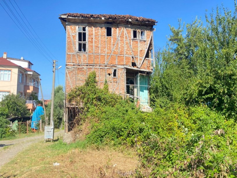 Tarihi Mahhalle Pazarının Yanında Satılık Müstakil Mülk